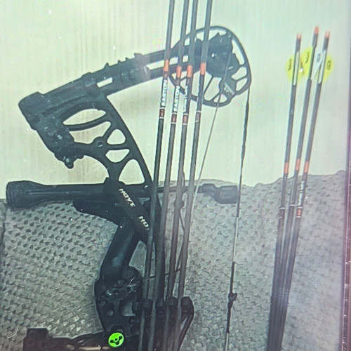 Brand new compund - bow, 7